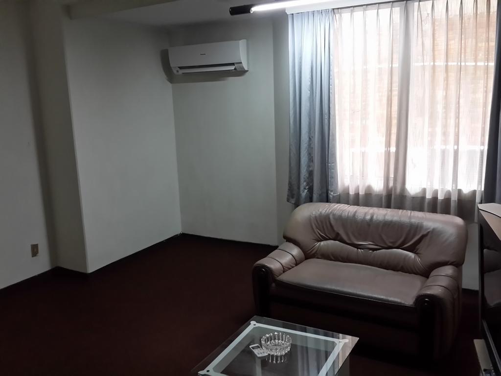 Reddoorz Plus Near Kebayoran Baru Blok S Jakarta Cameră foto